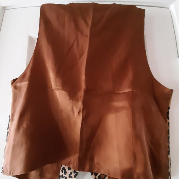 Silk Faux Leopard Vest - Picture 2 of 3